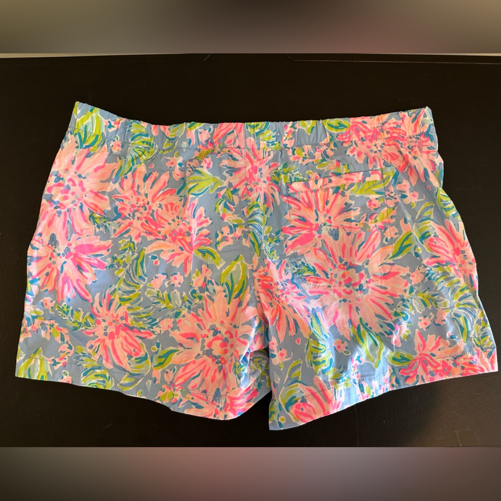 Lilly Pulitzer Ocean View Pull on Shorts in Blue Peri Sunrise Bay